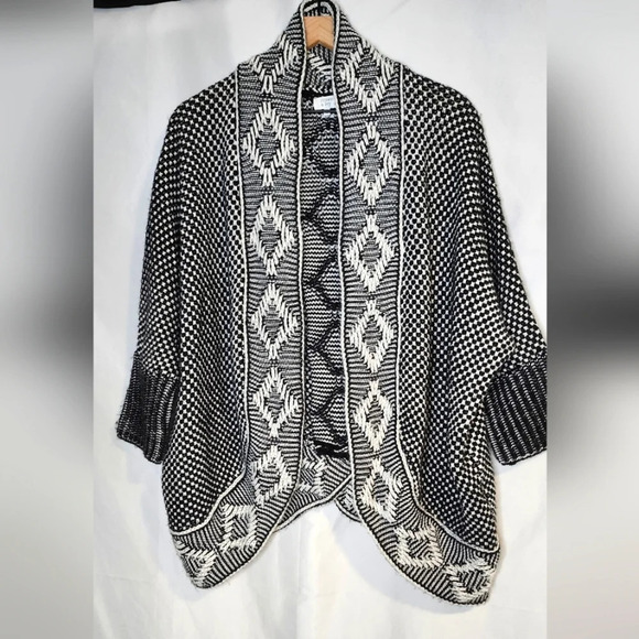 Crown & Ivy Womens Kimono Cardigan Size S Black White Geometric Oversized Chunky - Picture 1 of 8